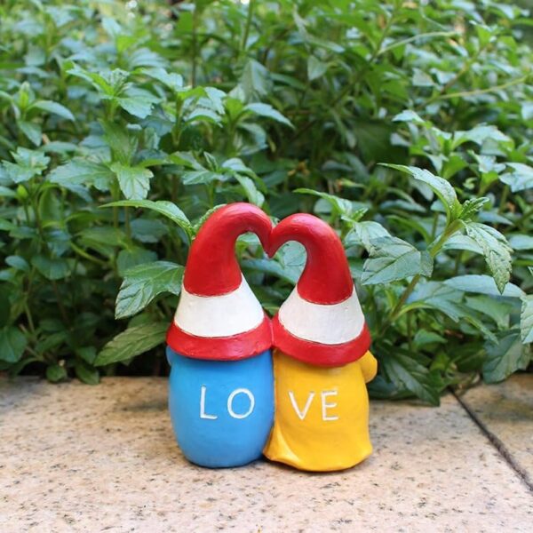 Garden Gnome Outdoor Statues Sweet Couple Gnomes Holding Heart Decor Resin Gnomes Sculptures for Yard Patio Home Lawn Outside Decorations Ornament Housewarming - Image 5