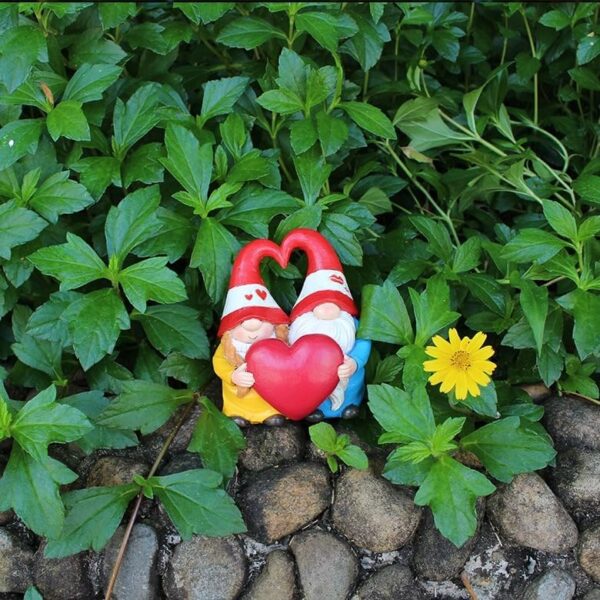 Garden Gnome Outdoor Statues Sweet Couple Gnomes Holding Heart Decor Resin Gnomes Sculptures for Yard Patio Home Lawn Outside Decorations Ornament Housewarming - Image 4